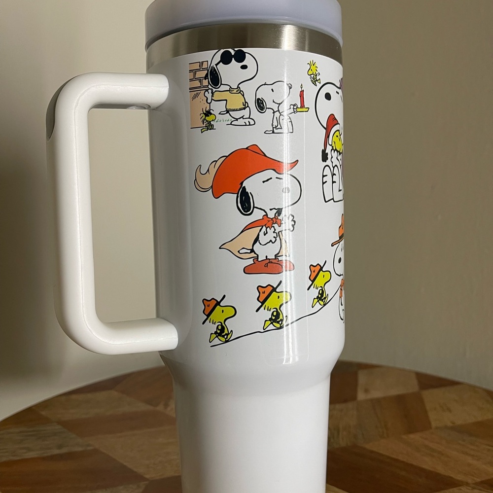 Peanuts Snoopy 40 oz TUMBLER friends Christmas Brand new 40oz TUMBLER double wal - Picture 6 of 9